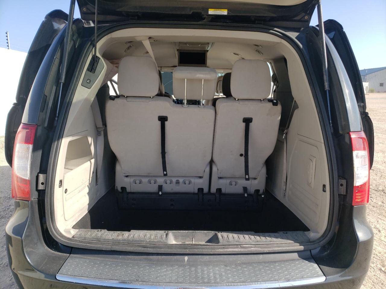 Photo 9 from auction – 2011 CHRYSLER TOWN & COU with VIN 2A4RR5DG7BR630893