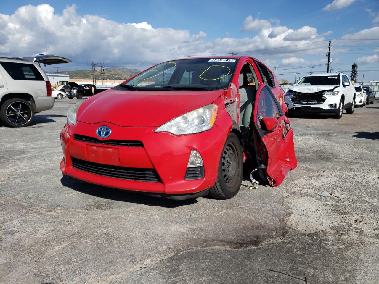 Photo 2 from auction – 2013 TOYOTA PRIUS C with VIN JTDKDTB30D1535657