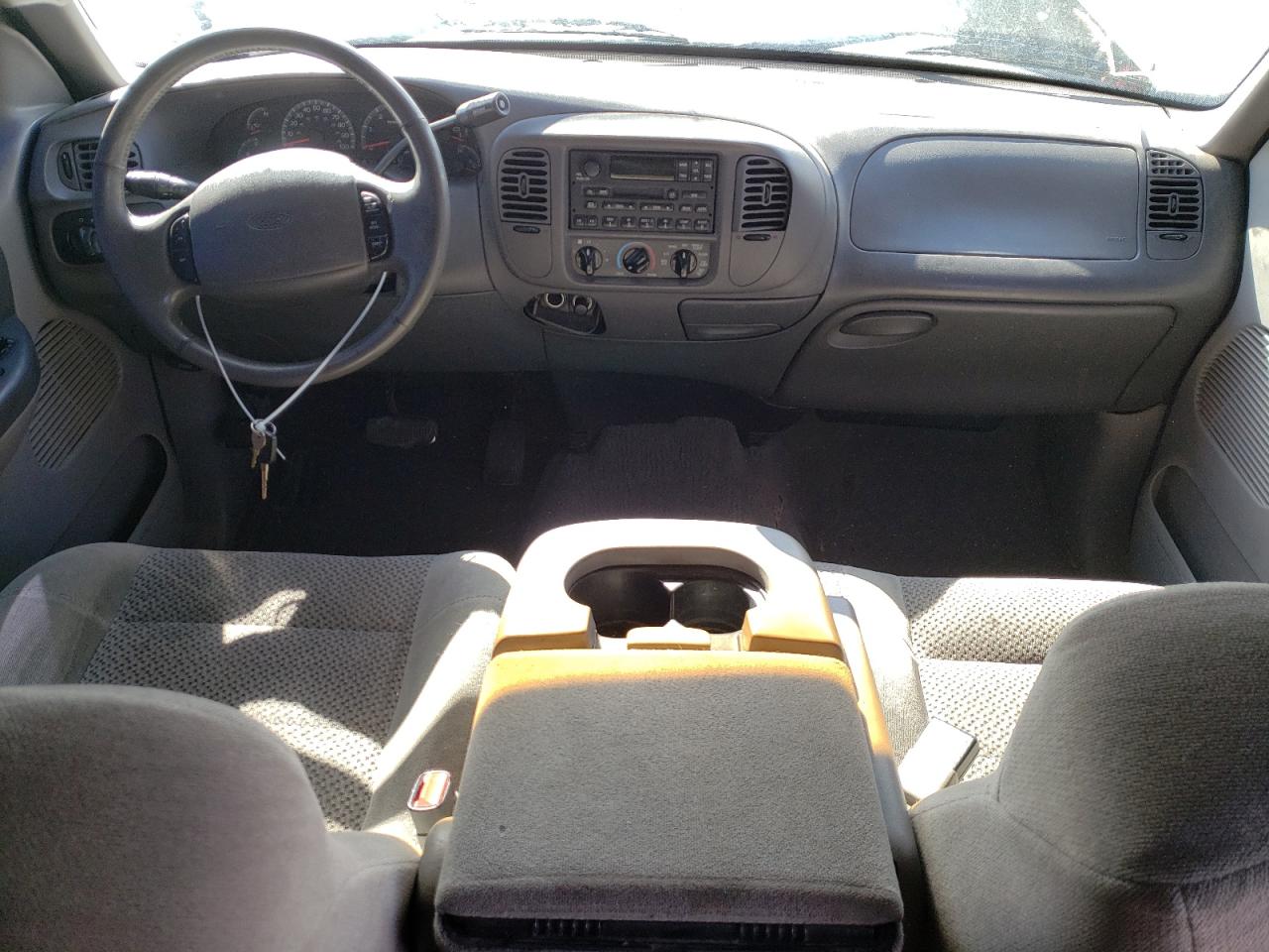 Photo 9 from auction – 2001 FORD F150 SUPER with VIN 1FTRW07L61KC27785