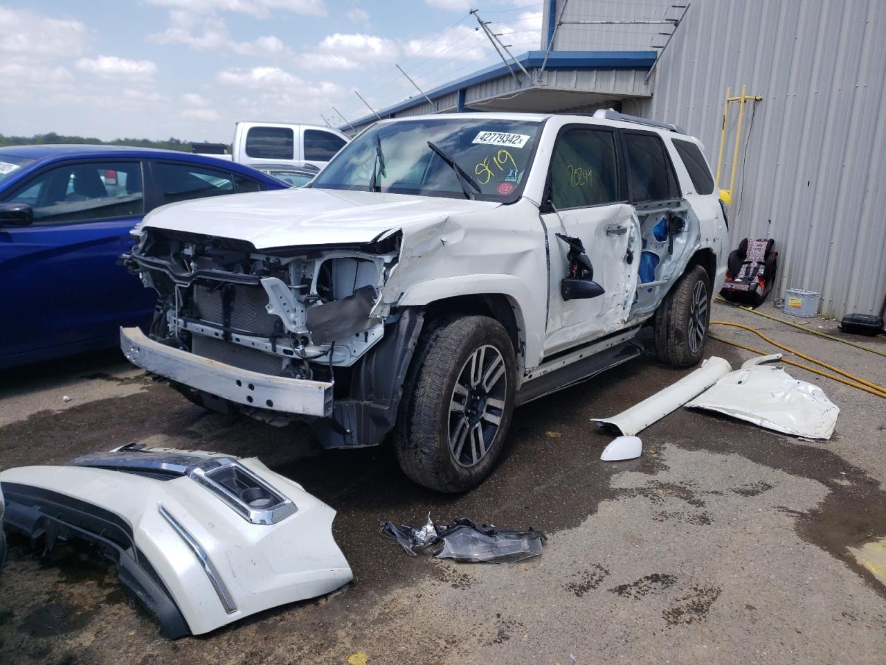 Photo 2 from auction – 2019 TOYOTA 4RUNNER SR with VIN JTEBU5JR5K5701738