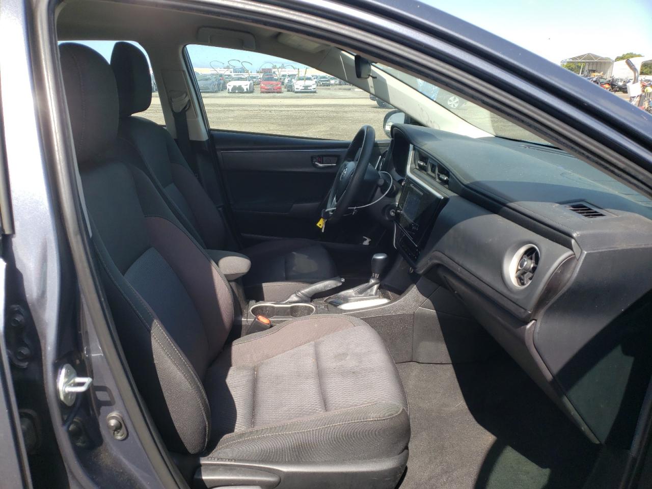 Photo 5 from auction – 2018 TOYOTA COROLLA L with VIN 5YFBURHE0JP818353