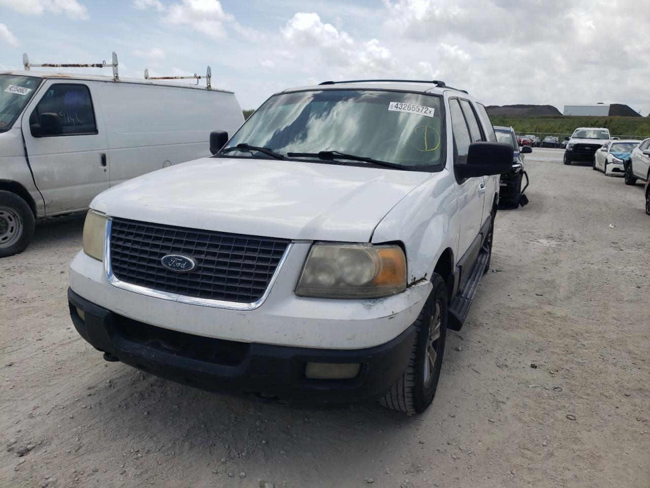 Photo 2 from auction – 2003 FORD EXPEDITION with VIN 1FMRU15W43LB53980