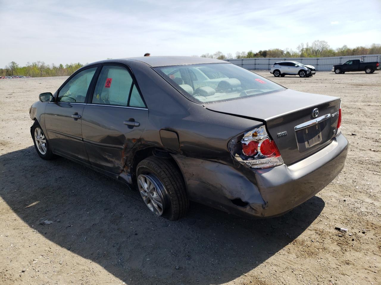 Photo 3 from auction – 2005 TOYOTA CAMRY LE with VIN 4T1BF30K85U612744