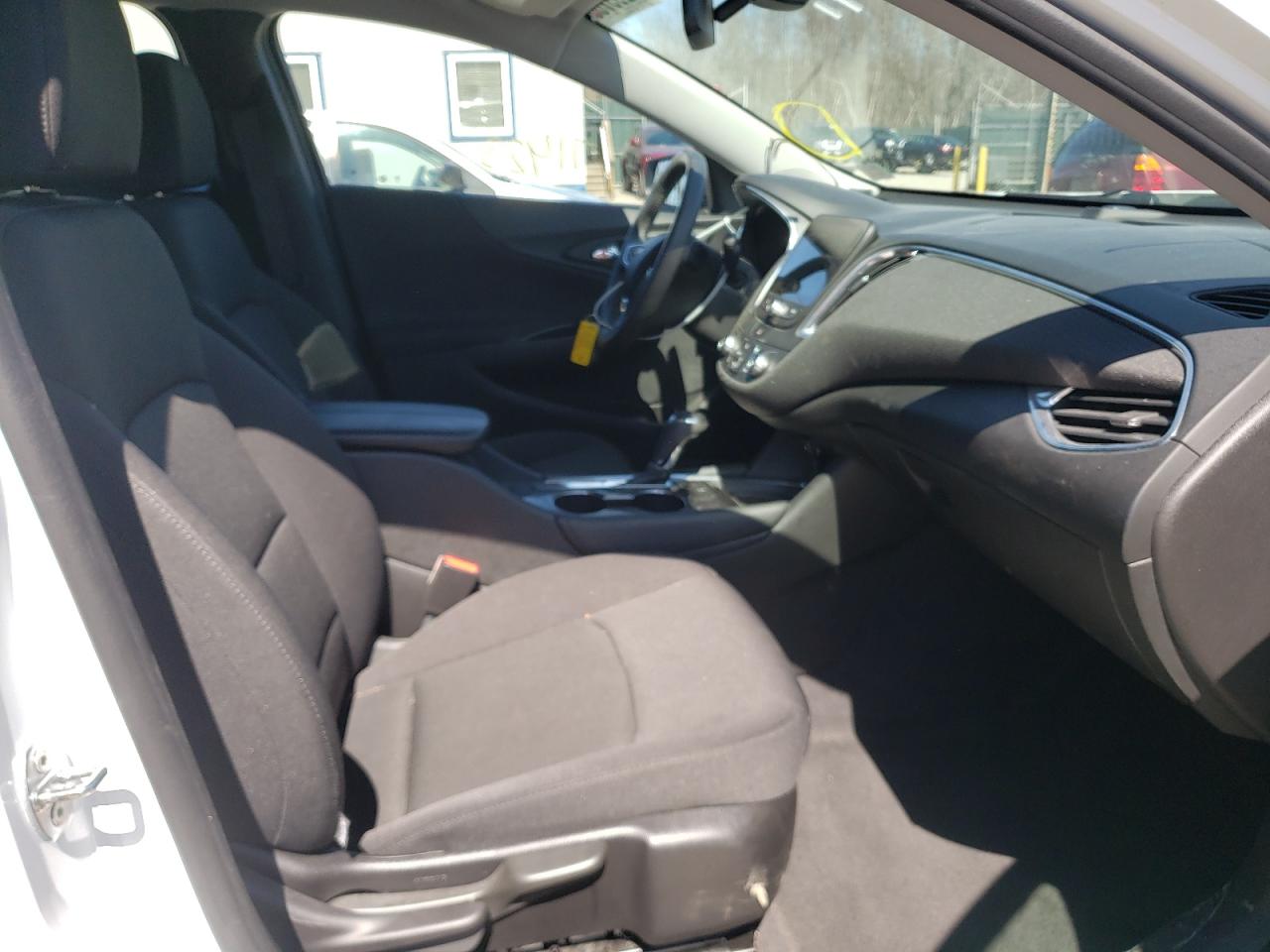 Photo 5 from auction – 2016 CHEVROLET MALIBU LT with VIN 1G1ZE5ST7GF292579
