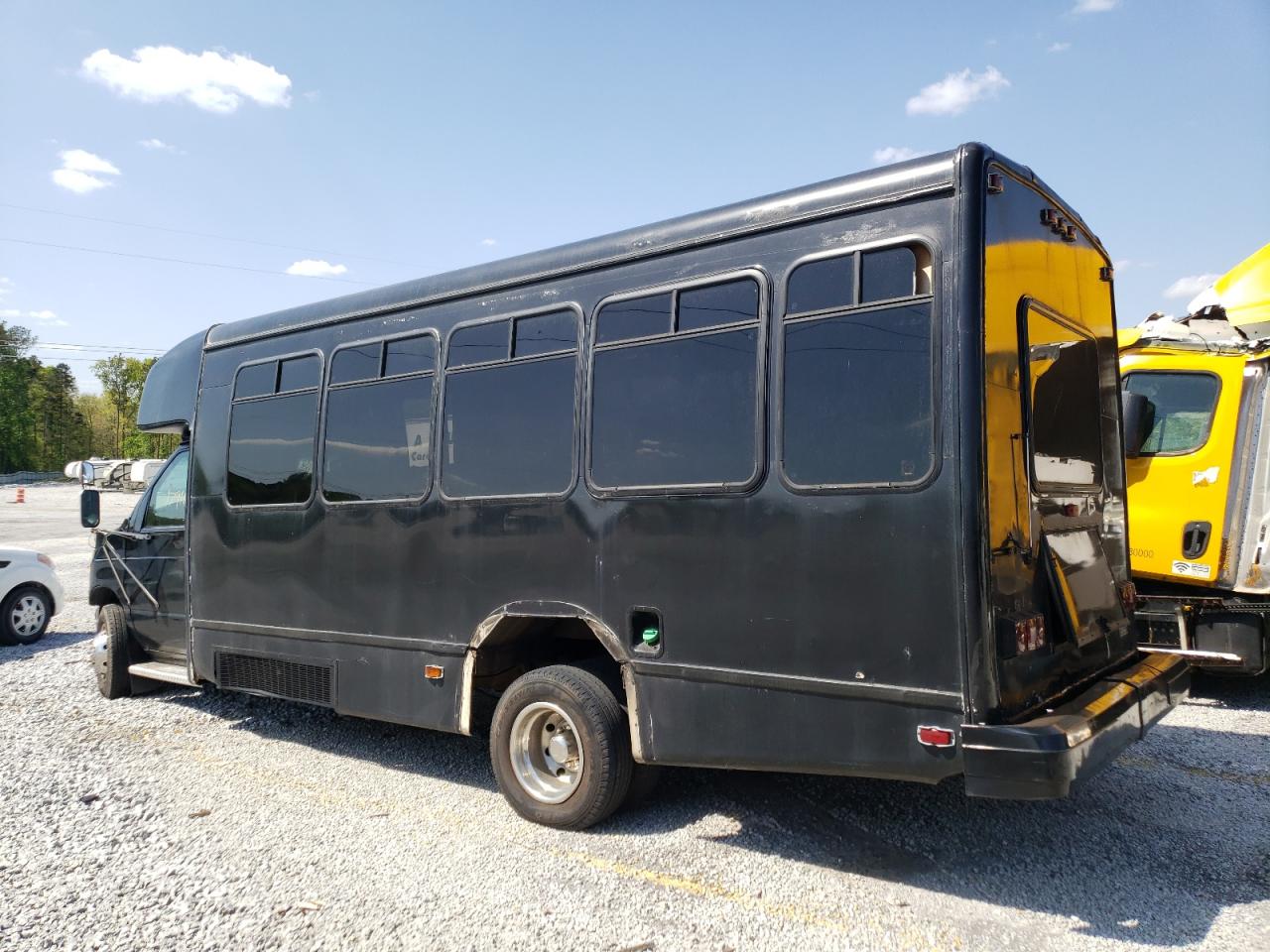 Photo 3 from auction – 1997 FORD ECONOLINE with VIN 1FDLE40F5VHA49936