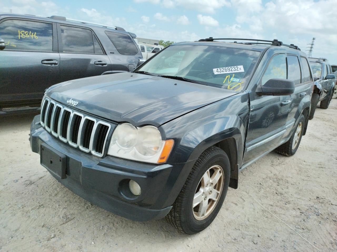 Photo 2 from auction – 2007 JEEP GRAND CHER with VIN 1J8GR48K17C620195