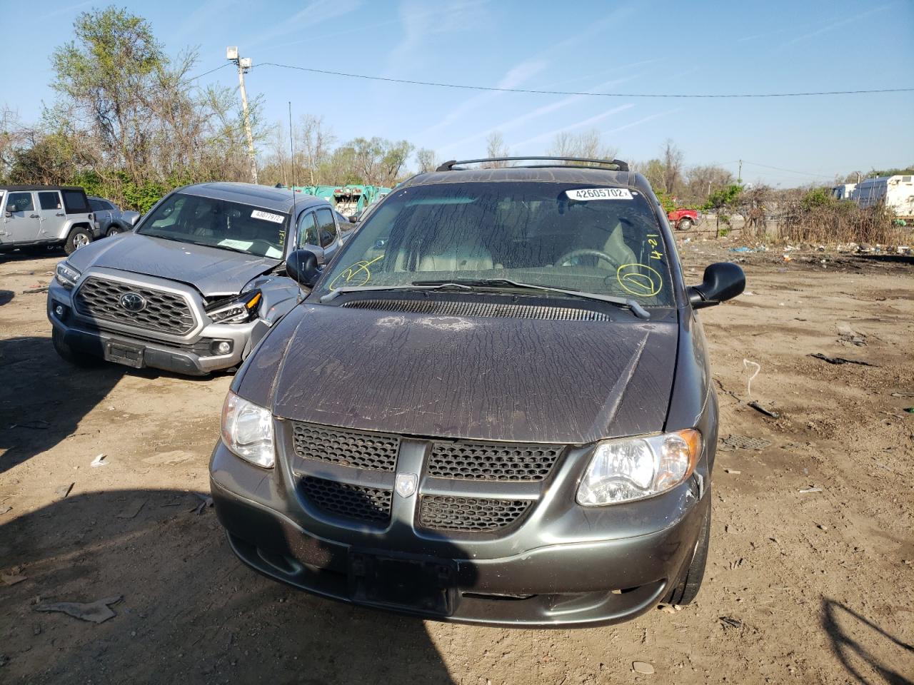 Photo 9 from auction – 2002 DODGE CARAVAN SP with VIN 1B4GP453X2B728434