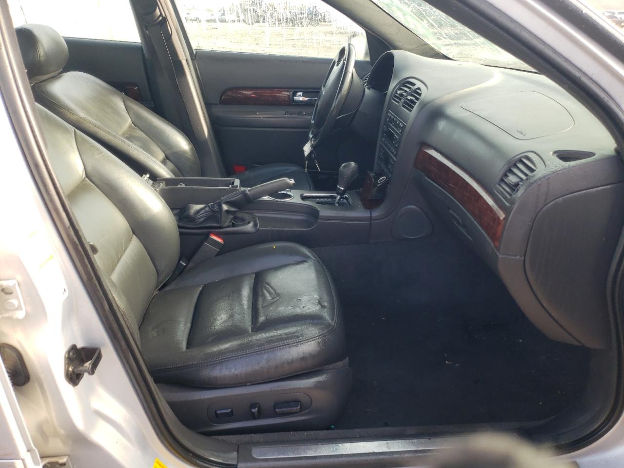 Photo 5 from auction – 2002 LINCOLN LS with VIN 1LNHM86S62Y614954