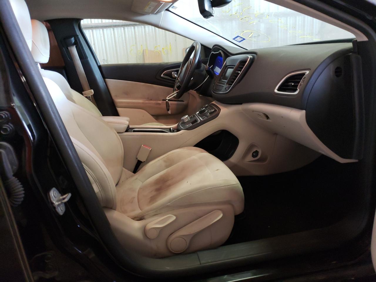 Photo 18 from auction – 2016 CHRYSLER 200 LX with VIN 1C3CCCFB4GN188697