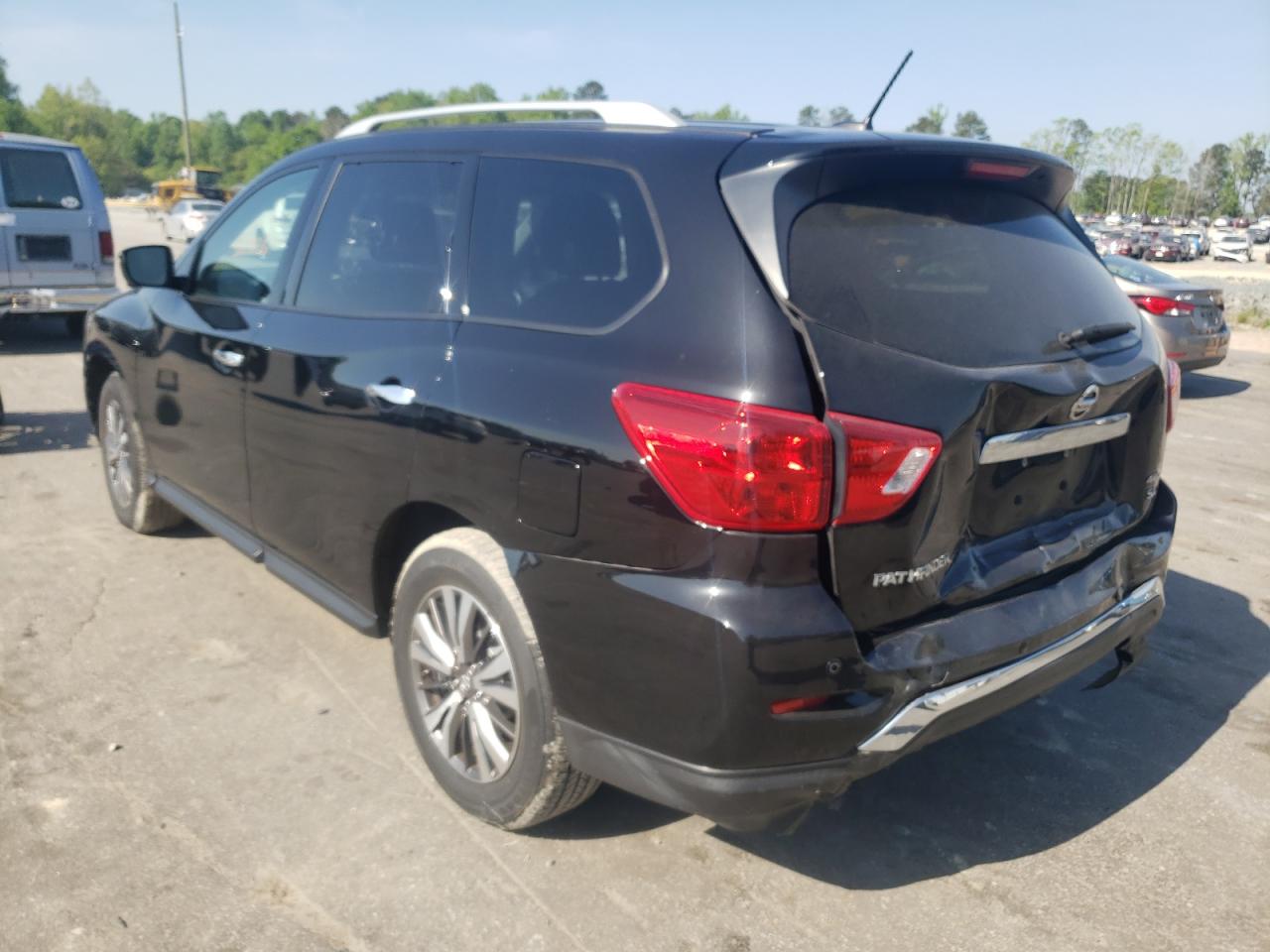 Photo 3 from auction – 2018 NISSAN PATHFINDER with VIN 5N1DR2MM7JC673024