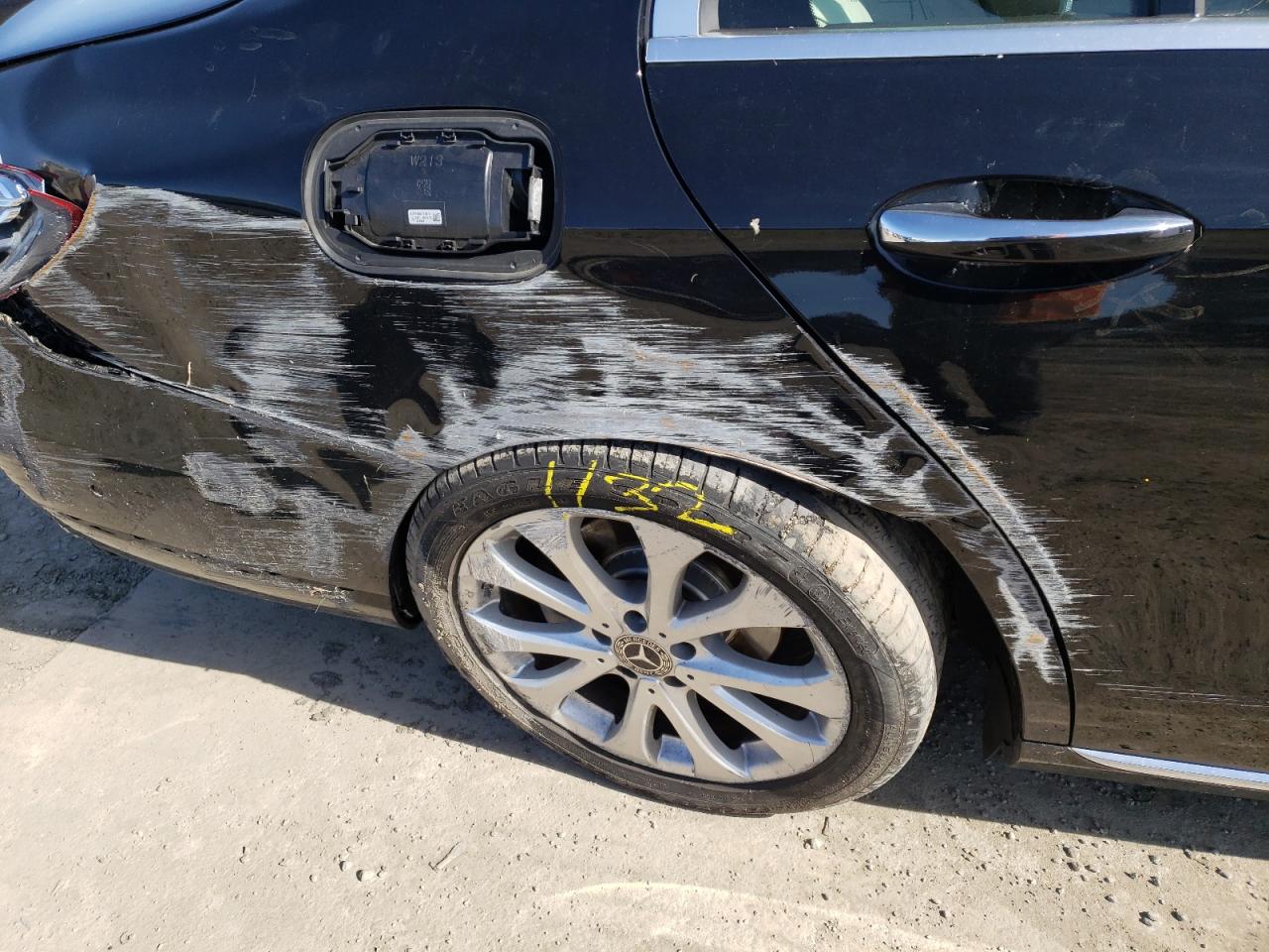 Photo 9 from auction – 2018 MERCEDES-BENZ E 300 with VIN WDDZF4JB7JA392781