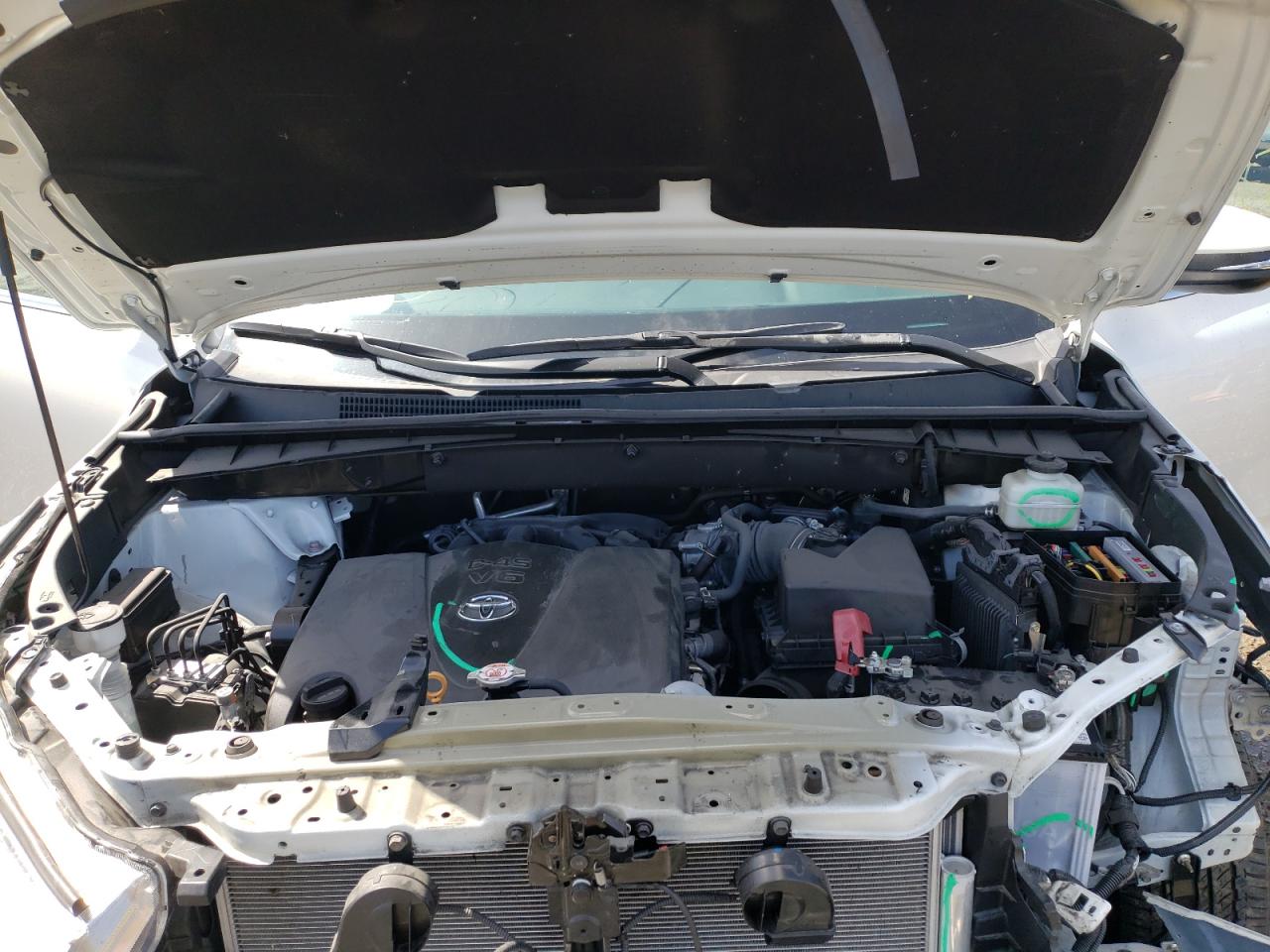 Photo 7 from auction – 2019 TOYOTA HIGHLANDER with VIN 5TDKZRFH2KS555919