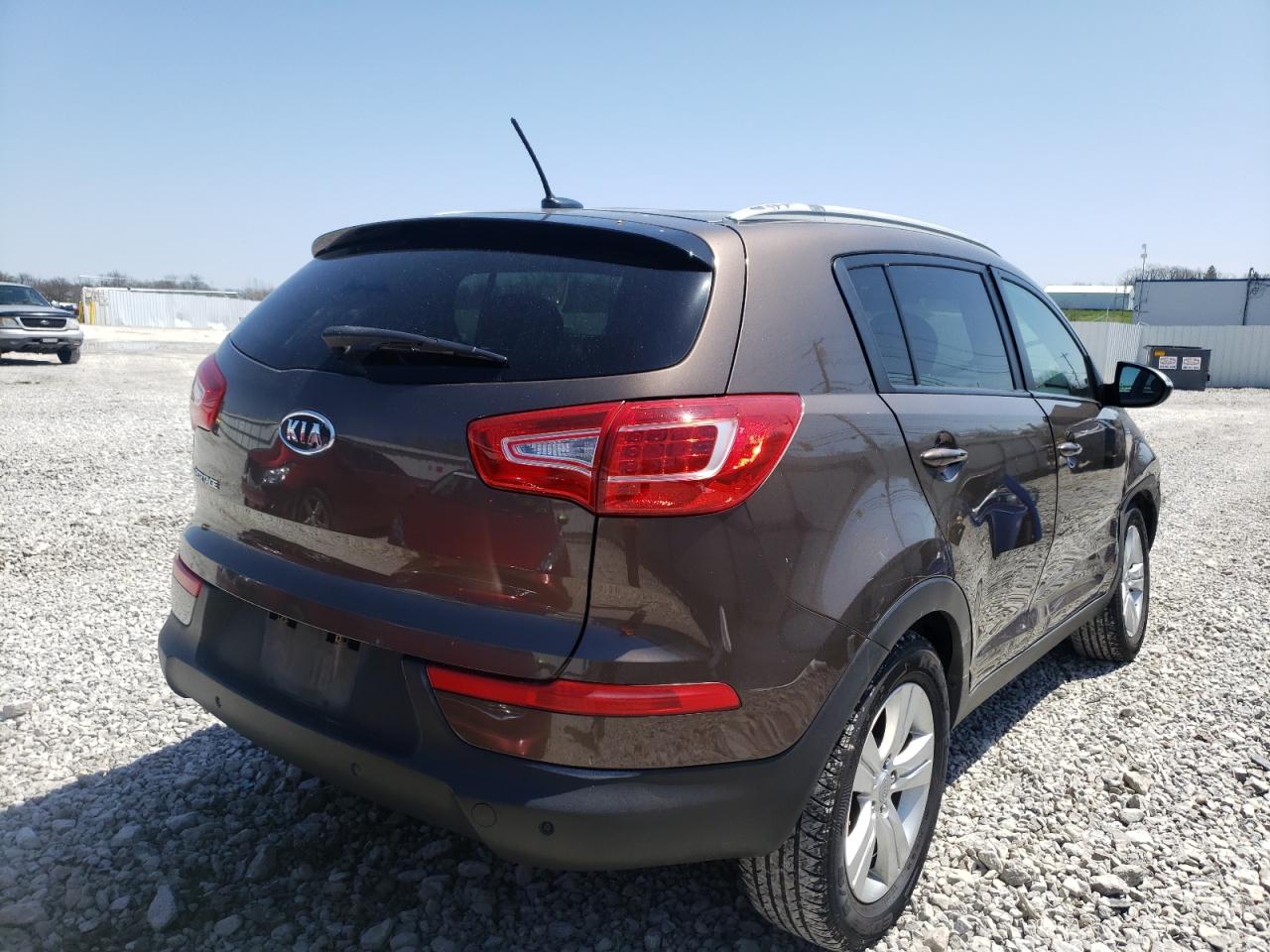Photo 4 from auction – 2011 KIA SPORTAGE L with VIN KNDPBCA27B7115084
