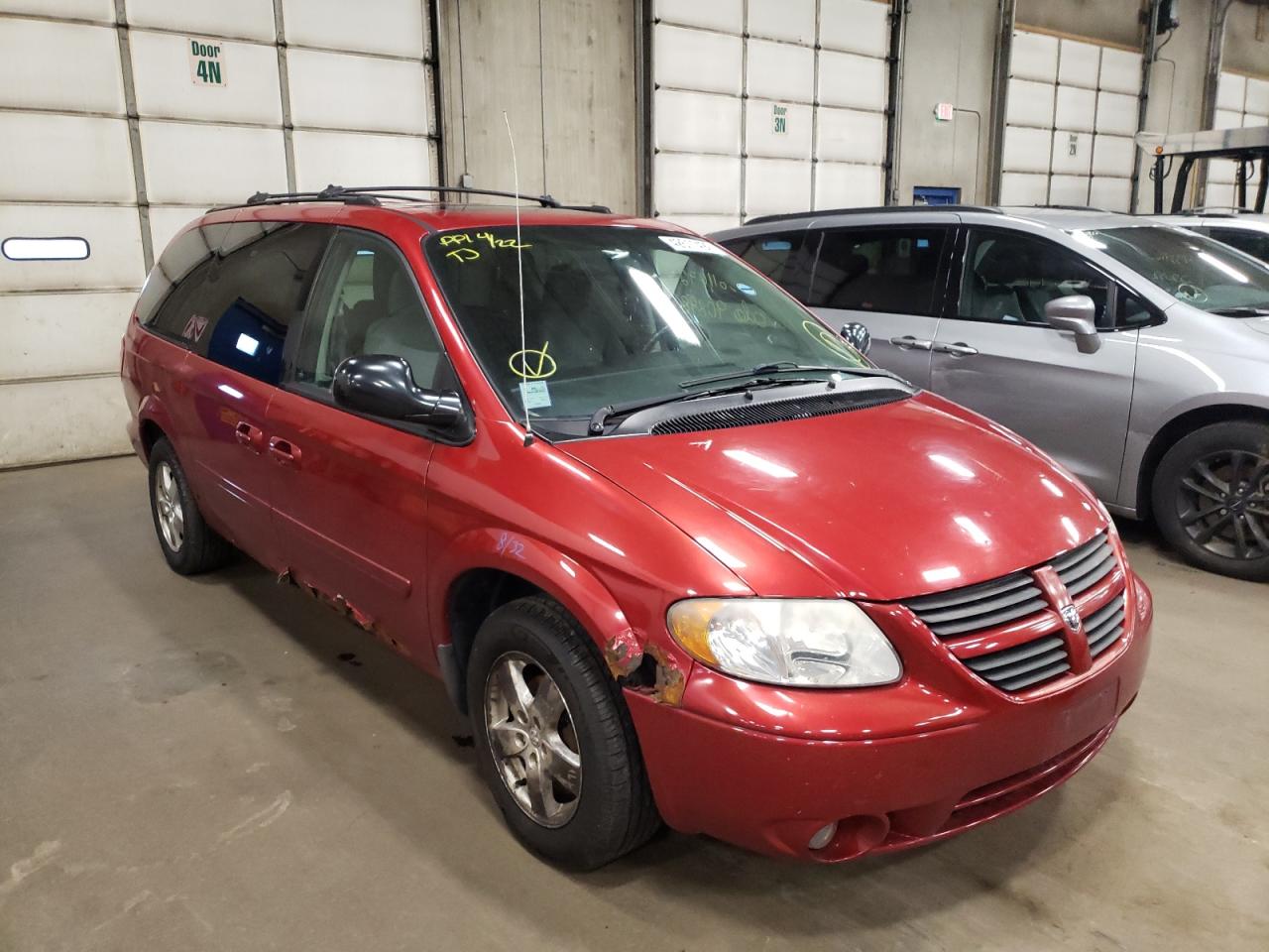 DODGE GRAND CARA 2006 with VIN 2D4GP44LX6R636741 - Photo from auction