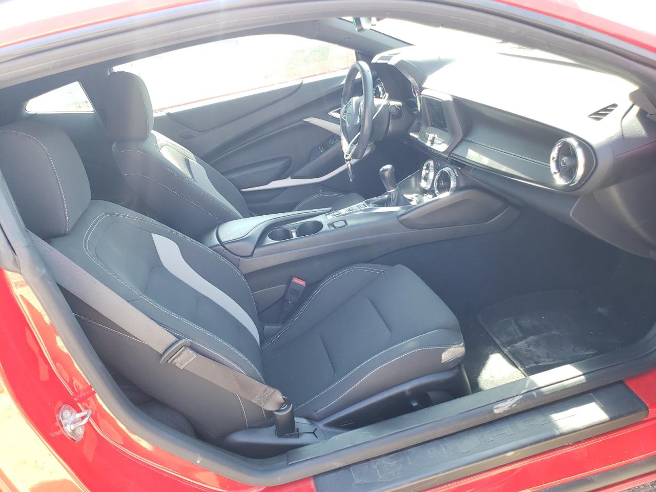 Photo 5 from auction – 2019 CHEVROLET CAMARO LS with VIN 1G1FA1RX0K0150084