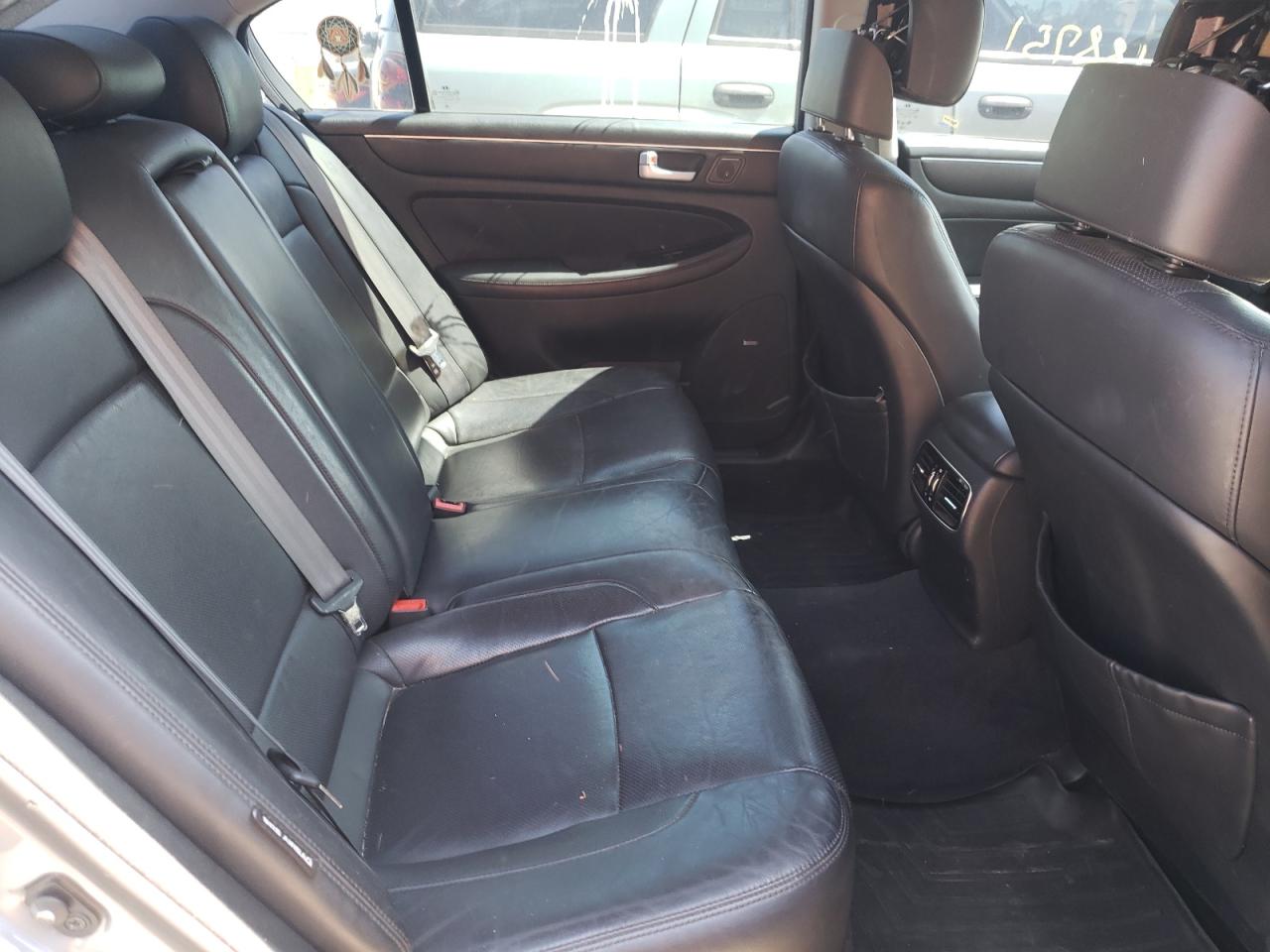 Photo 6 from auction – 2014 HYUNDAI GENESIS 3. with VIN KMHGC4DD7EU265780