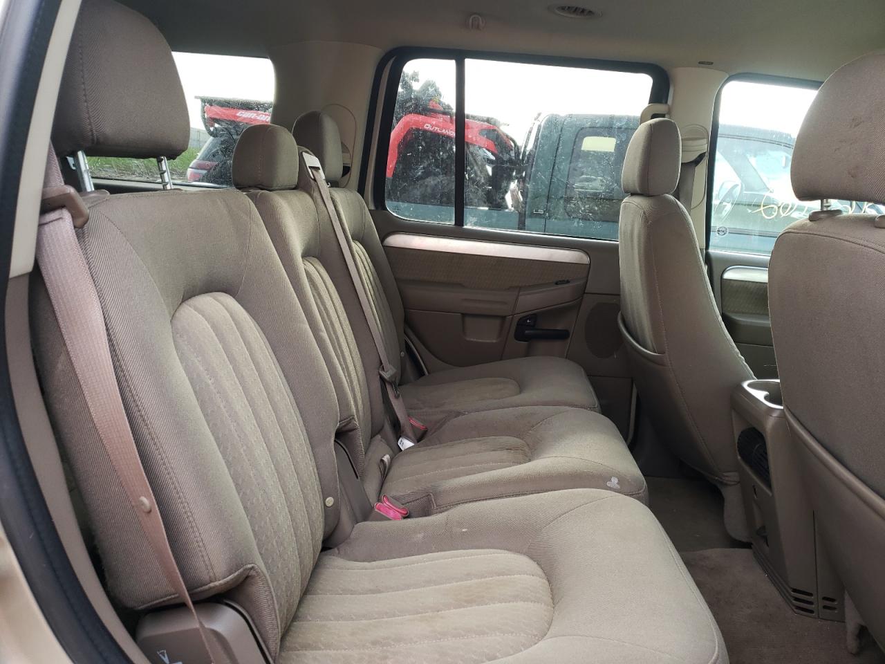 Photo 6 from auction – 2005 MERCURY MOUNTAINEE with VIN 4M2DU86K15UJ06366