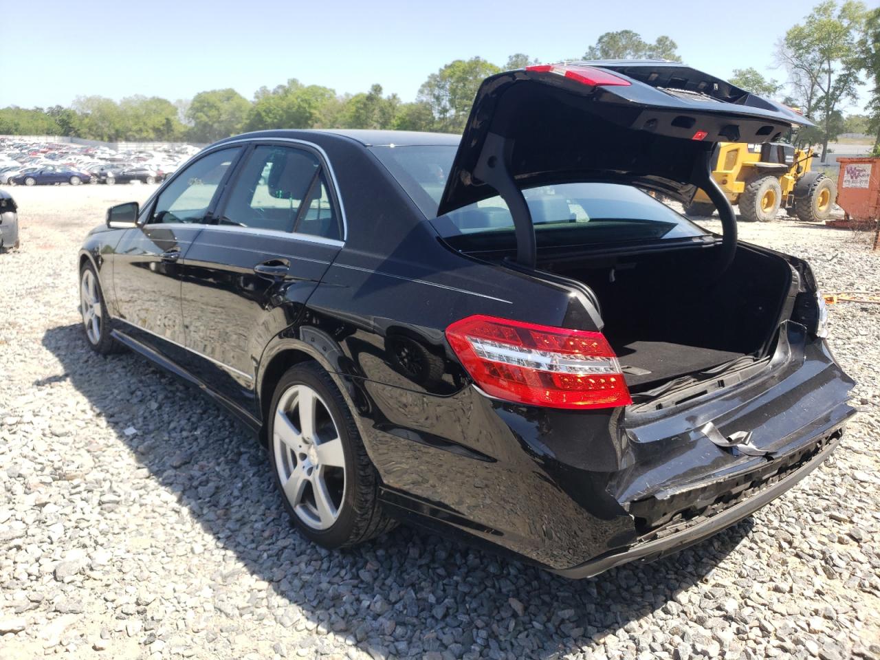 Photo 3 from auction – 2010 MERCEDES-BENZ E 350 with VIN WDDHF5GB5AA109593