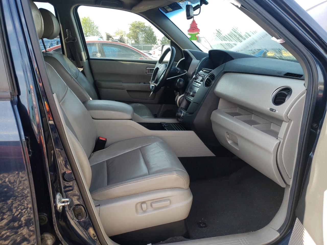Photo 5 from auction – 2012 HONDA PILOT EXL with VIN 5FNYF3H64CB020219
