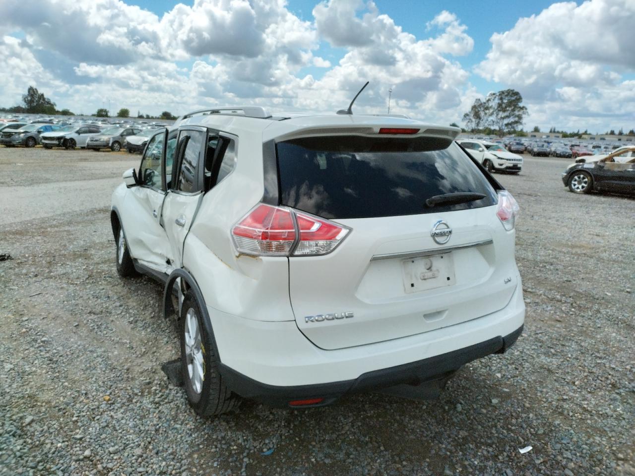 Photo 3 from auction – 2016 NISSAN ROGUE S with VIN KNMAT2MT0GP655076