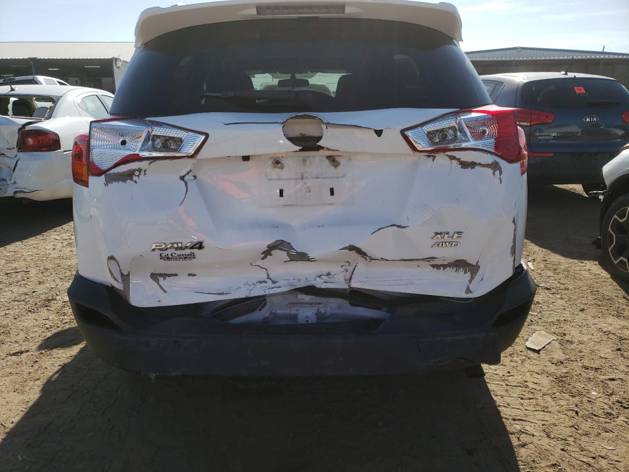 Photo 9 from auction – 2015 TOYOTA RAV4 XLE with VIN 2T3RFREV2FW295363