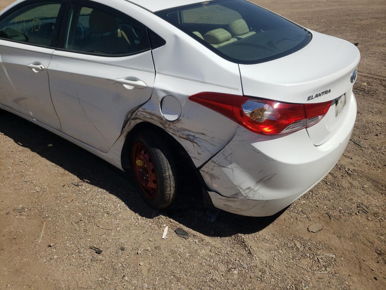 Photo 9 from auction – 2012 HYUNDAI ELANTRA GL with VIN 5NPDH4AE3CH147657