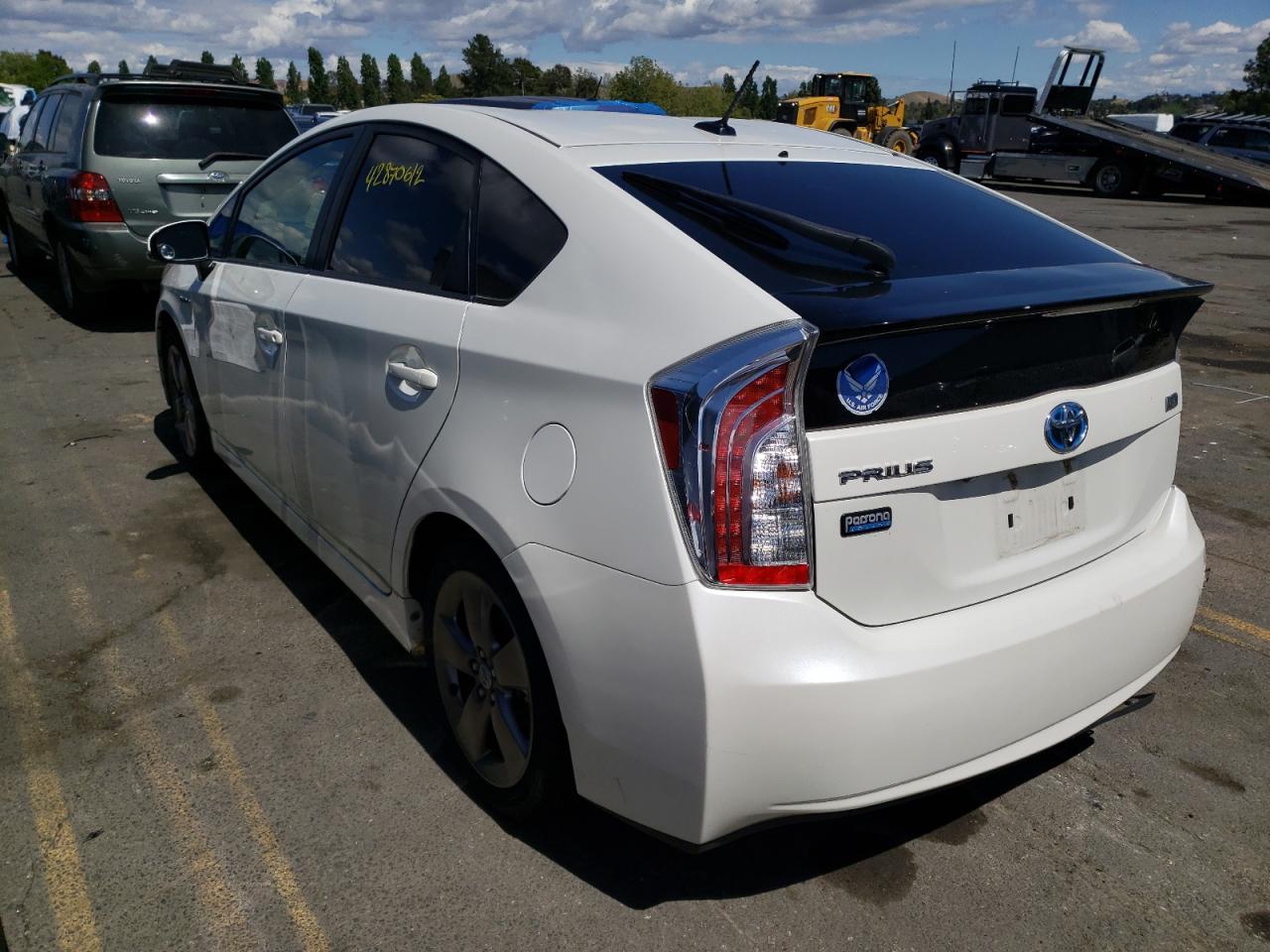 Photo 3 from auction – 2015 TOYOTA PRIUS with VIN JTDKN3DU0F0421508