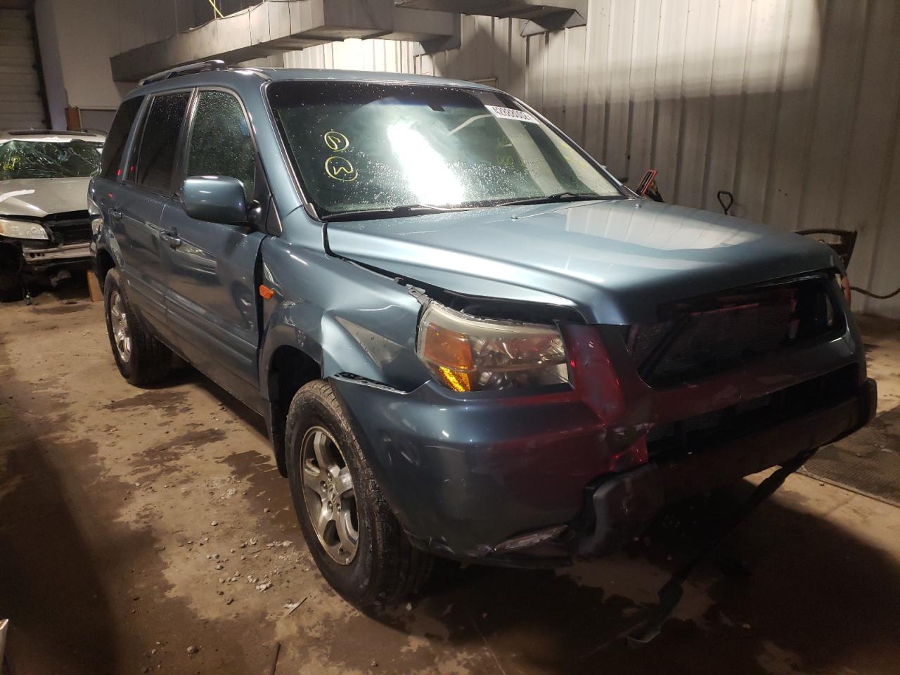 HONDA PILOT EX 2006 with VIN 2HKYF18616H500180 - Photo from auction