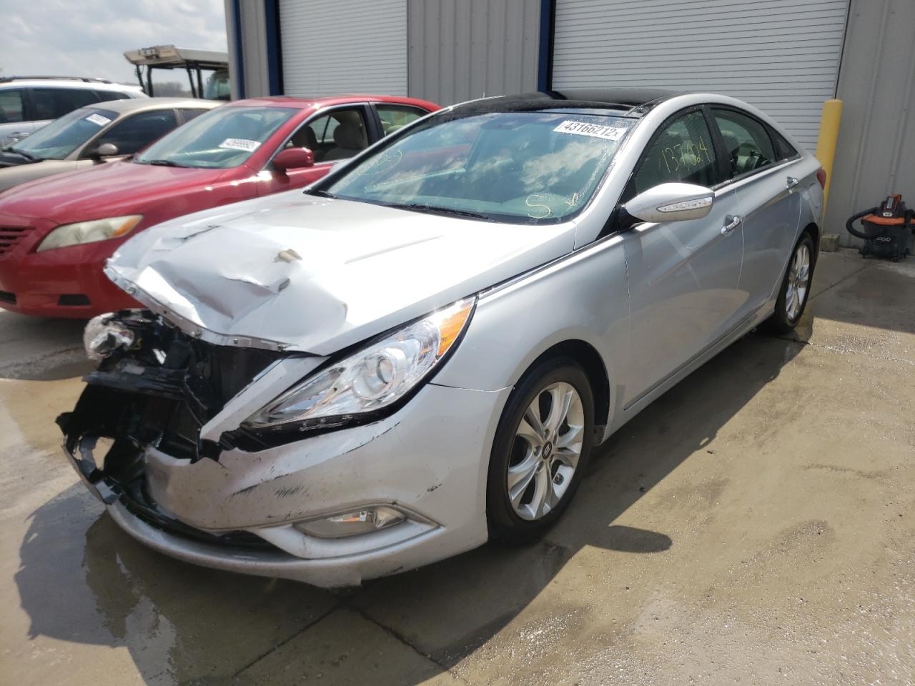 Photo 2 from auction – 2012 HYUNDAI SONATA SE with VIN 5NPEC4AC1CH481249