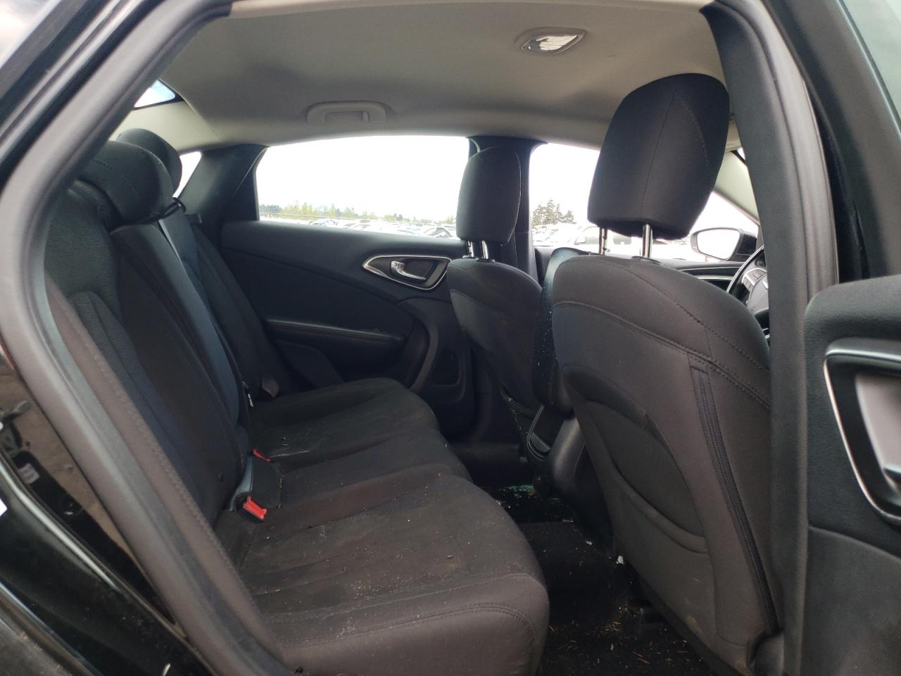 Photo 6 from auction – 2016 CHRYSLER 200 LIMITE with VIN 1C3CCCAB0GN155283