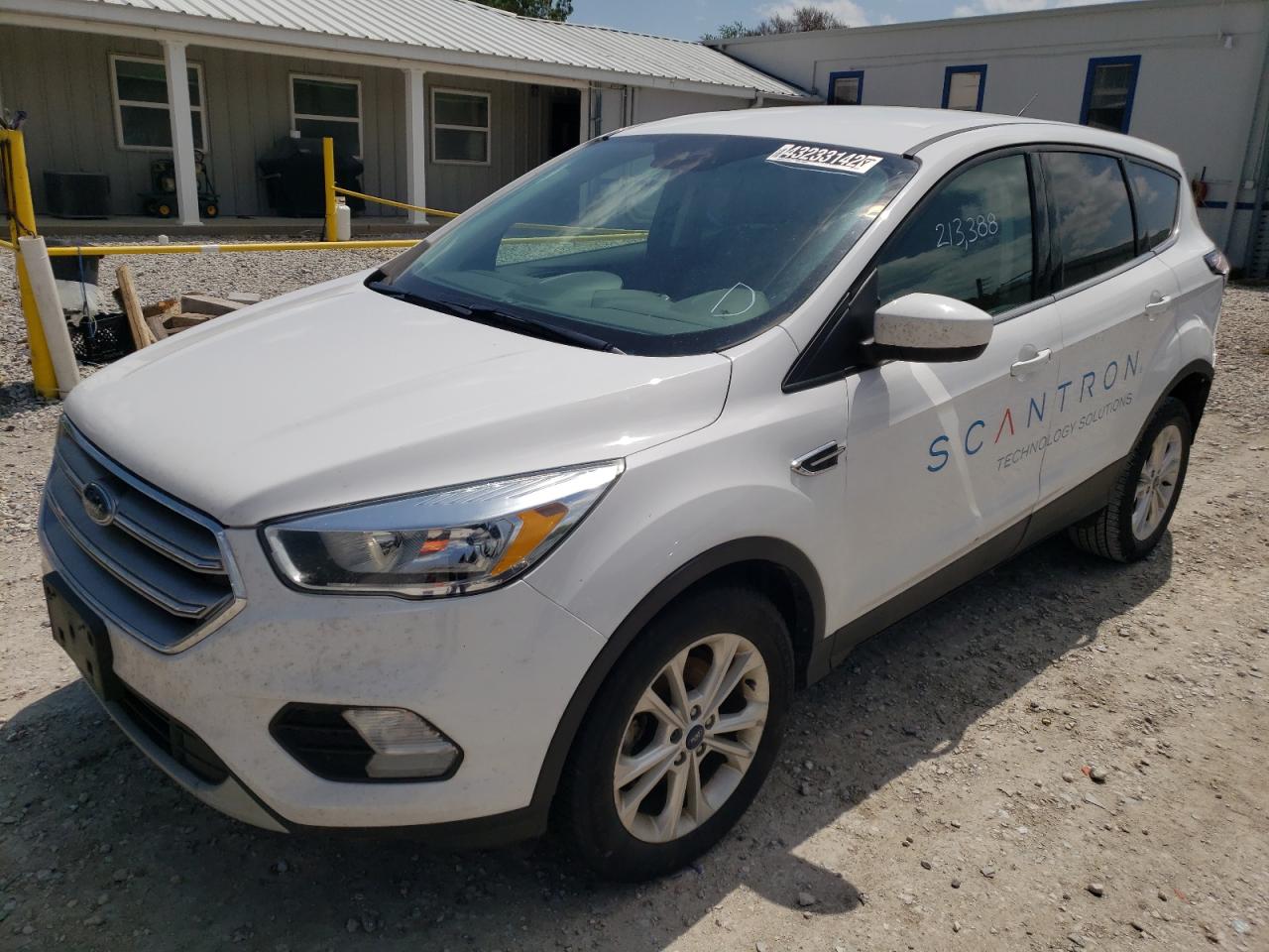 Photo 2 from auction – 2017 FORD ESCAPE SE with VIN 1FMCU0GD0HUC82134