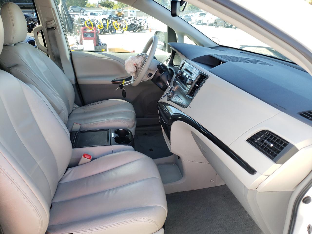 Photo 5 from auction – 2014 TOYOTA SIENNA LE with VIN 5TDKK3DC0ES459333