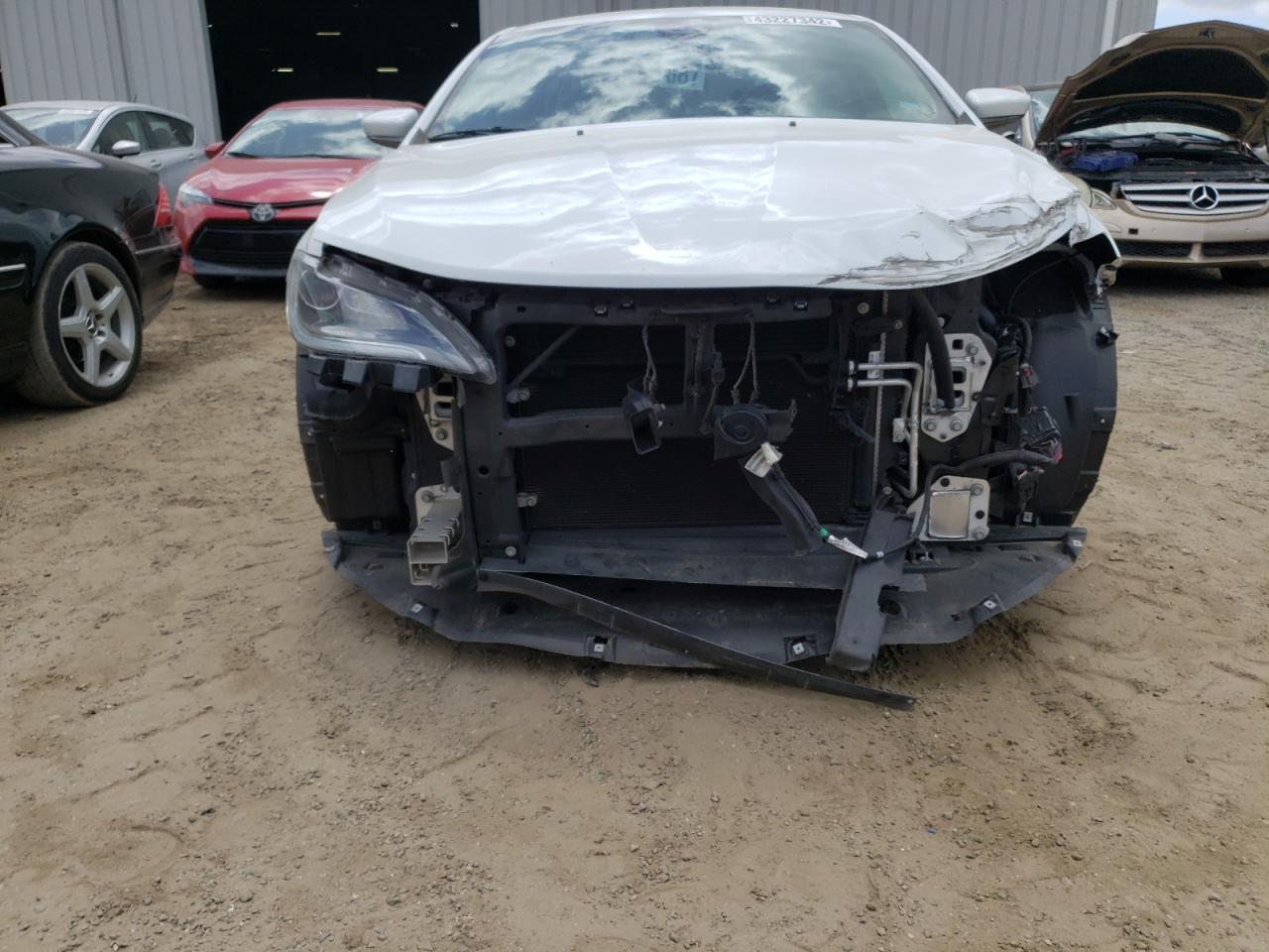 Photo 9 from auction – 2016 CHRYSLER 200 LIMITE with VIN 1C3CCCABXGN102039