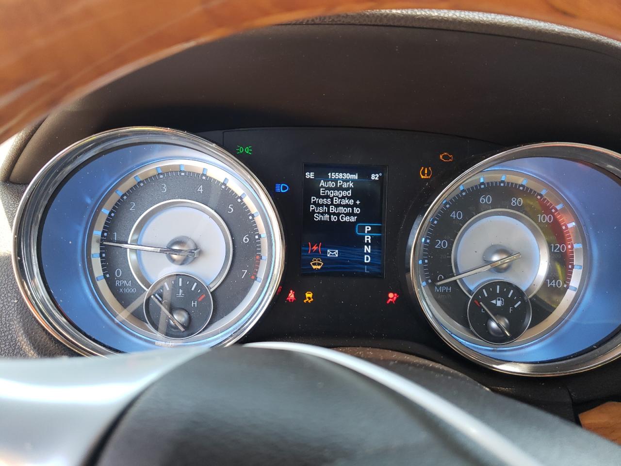 Photo 8 from auction – 2014 CHRYSLER 300C with VIN 2C3CCAEG7EH248995