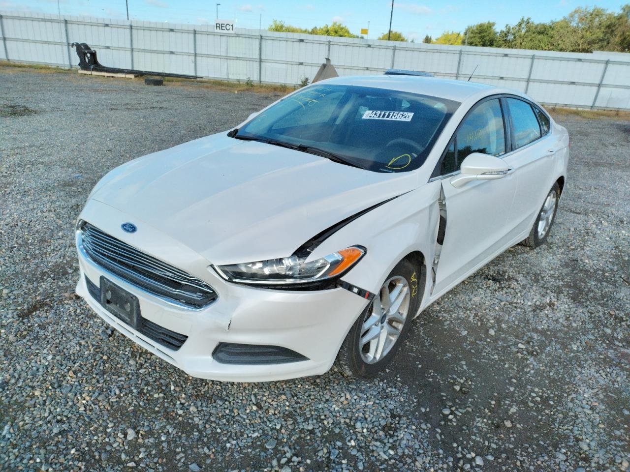 Photo 2 from auction – 2015 FORD FUSION SE with VIN 3FA6P0HD8FR214830