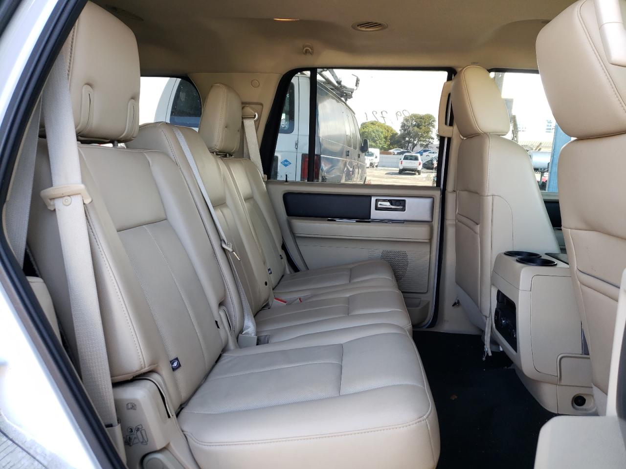 Photo 6 from auction – 2016 FORD EXPEDITION with VIN 1FMJU1JT1GEF50436