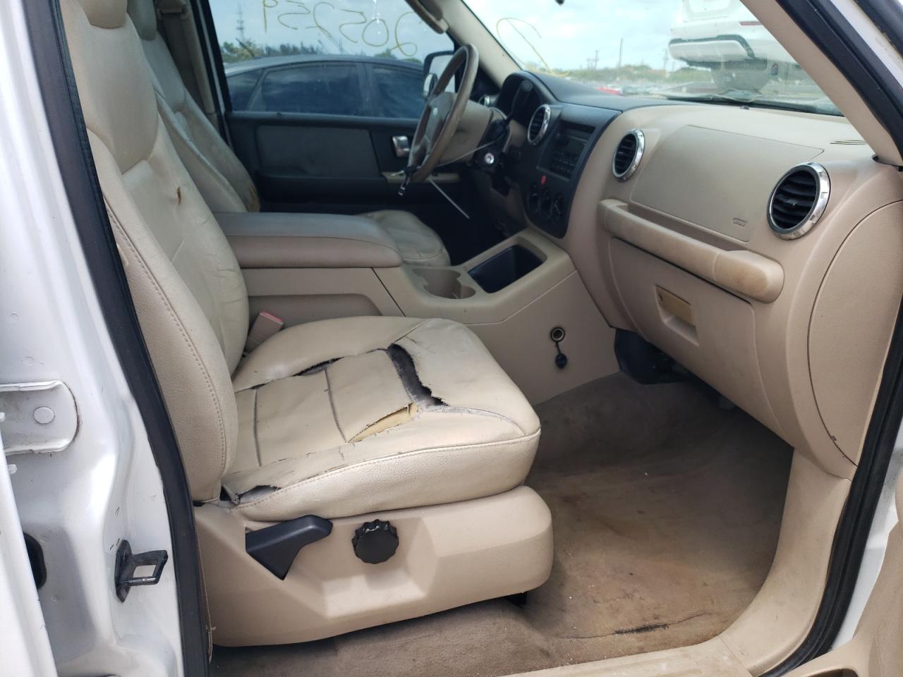 Photo 5 from auction – 2003 FORD EXPEDITION with VIN 1FMRU15W43LB53980