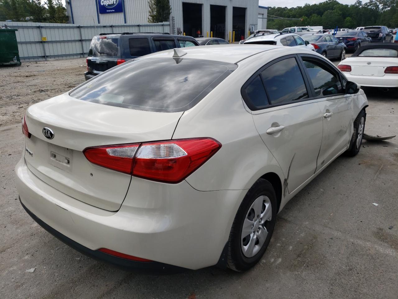 Photo 4 from auction – 2015 KIA FORTE LX with VIN KNAFK4A64F5275880