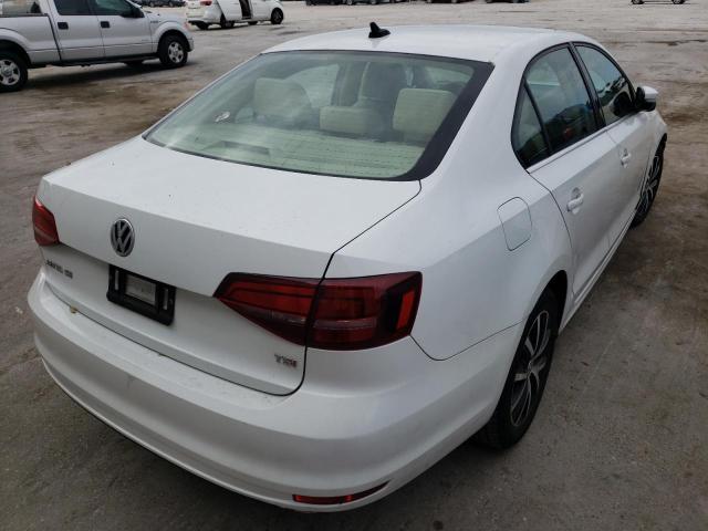 Photo 4 from auction – 2017 VOLKSWAGEN JETTA SE with VIN 3VWDB7AJ7HM303519