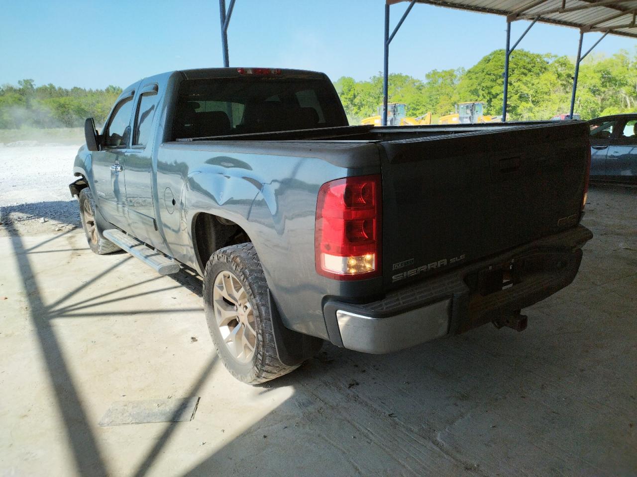 Photo 3 from auction – 2011 GMC SIERRA C15 with VIN 1GTR1VE09BZ238292