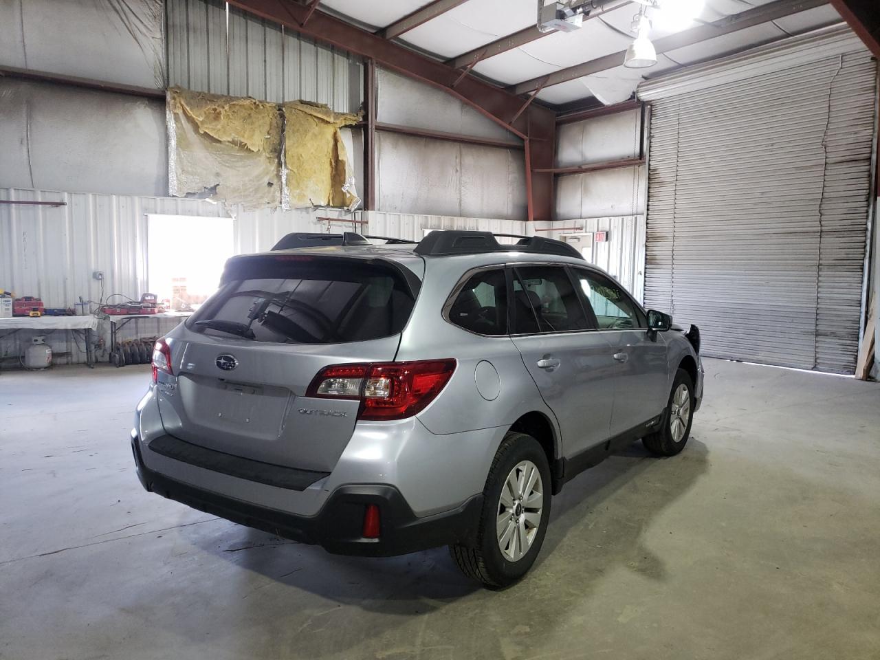 Photo 4 from auction – 2018 SUBARU OUTBACK with VIN 4S4BSACC8J3200974