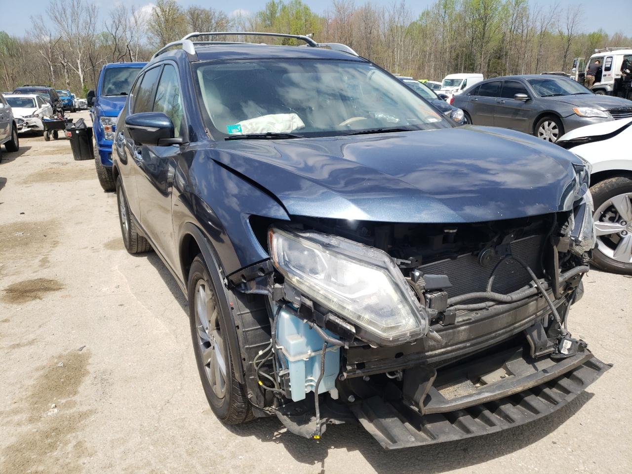NISSAN ROGUE S 2015 with VIN 5N1AT2MT9FC778960 - Photo from auction