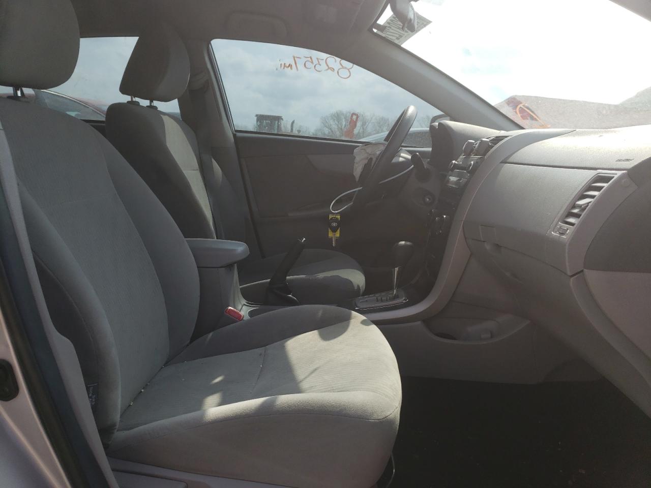 Photo 5 from auction – 2010 TOYOTA COROALLA with VIN 2T1BU4EE4AC412597
