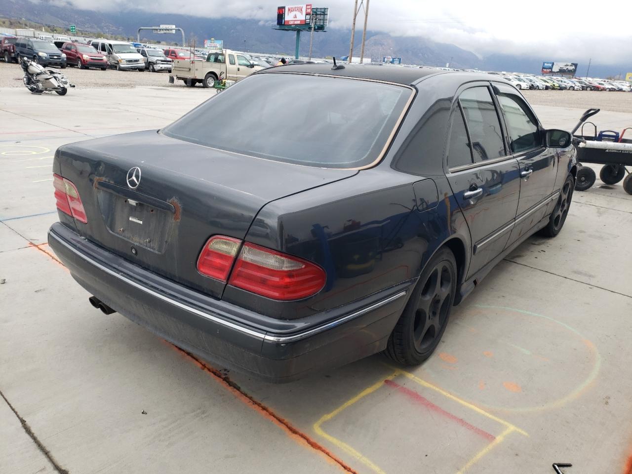 Photo 4 from auction – 2001 MERCEDES-BENZ E 430 with VIN WDBJF70J41B375480