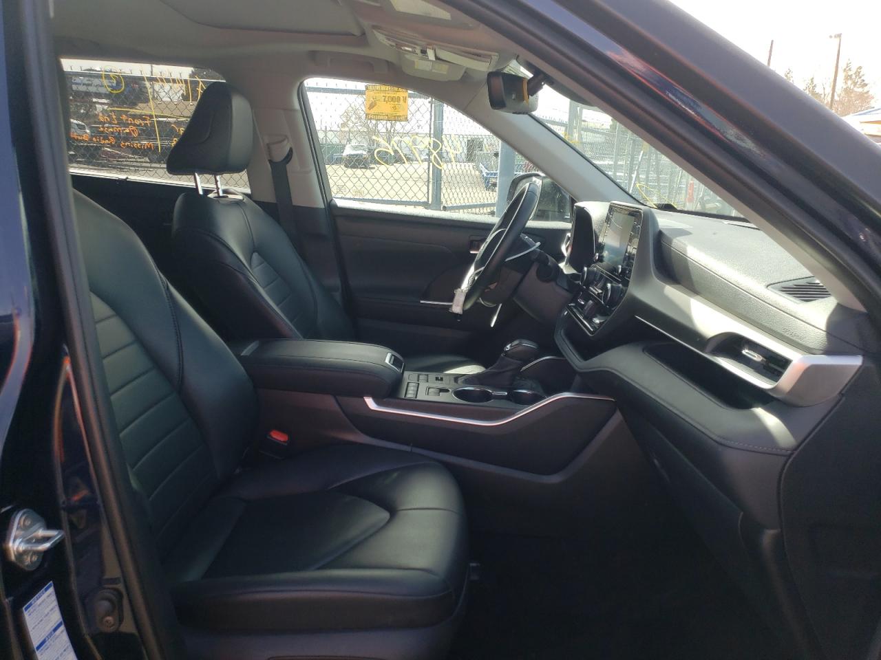 Photo 5 from auction – 2020 TOYOTA HIGHLANDER with VIN 5TDGZRBH9LS008241