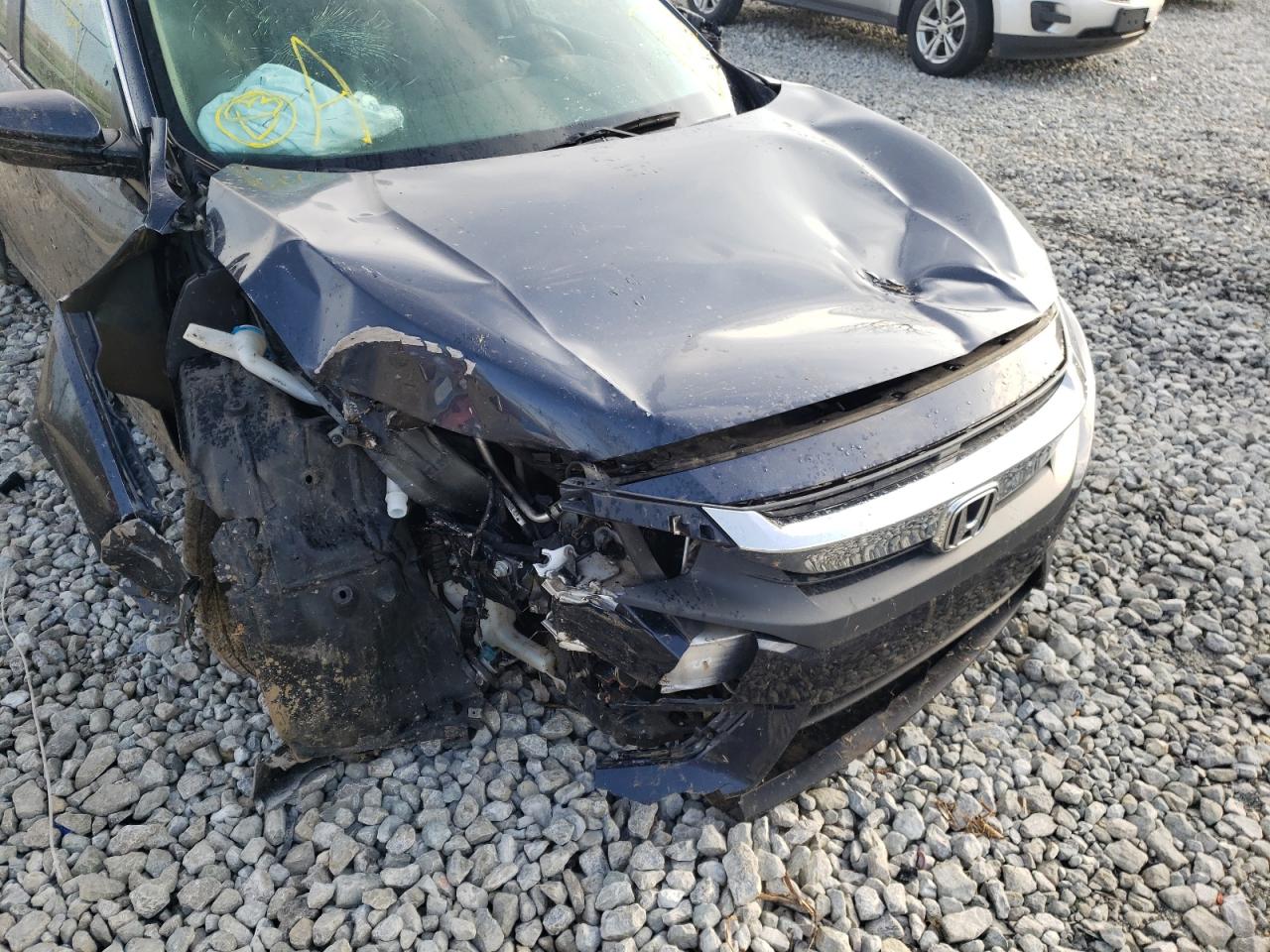 Photo 9 from auction – 2016 HONDA CIVIC LX with VIN 19XFC2F54GE027154