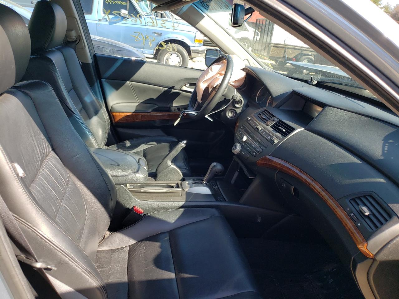 Photo 5 from auction – 2011 HONDA ACCORD EXL with VIN 1HGCP2F81BA088525