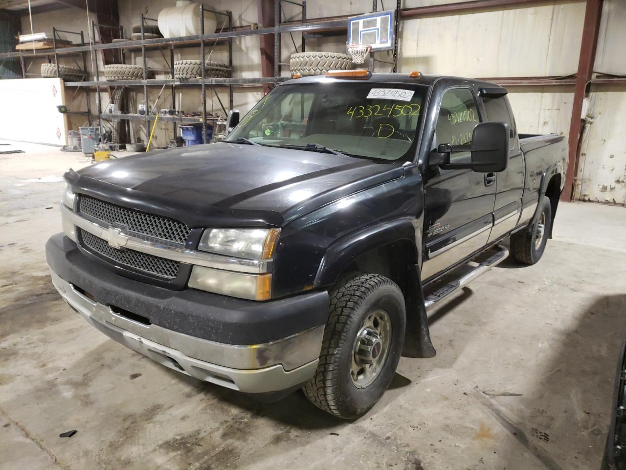 Photo 2 from auction – 2003 CHEVROLET SILVERADO with VIN 1GCHC29123E179957