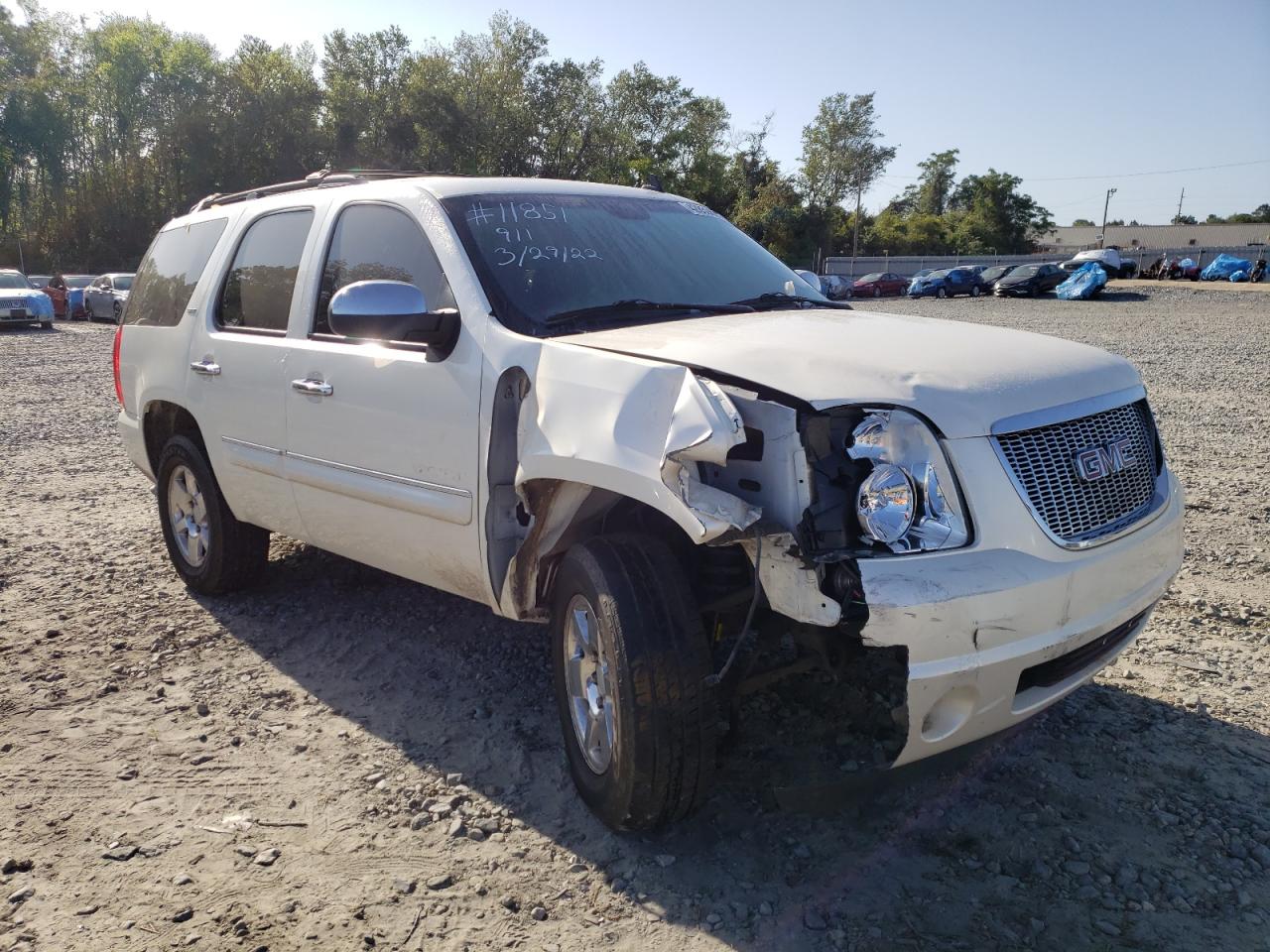 GMC YUKON 2008 with VIN 1GKFK13028R241026 - Photo from auction