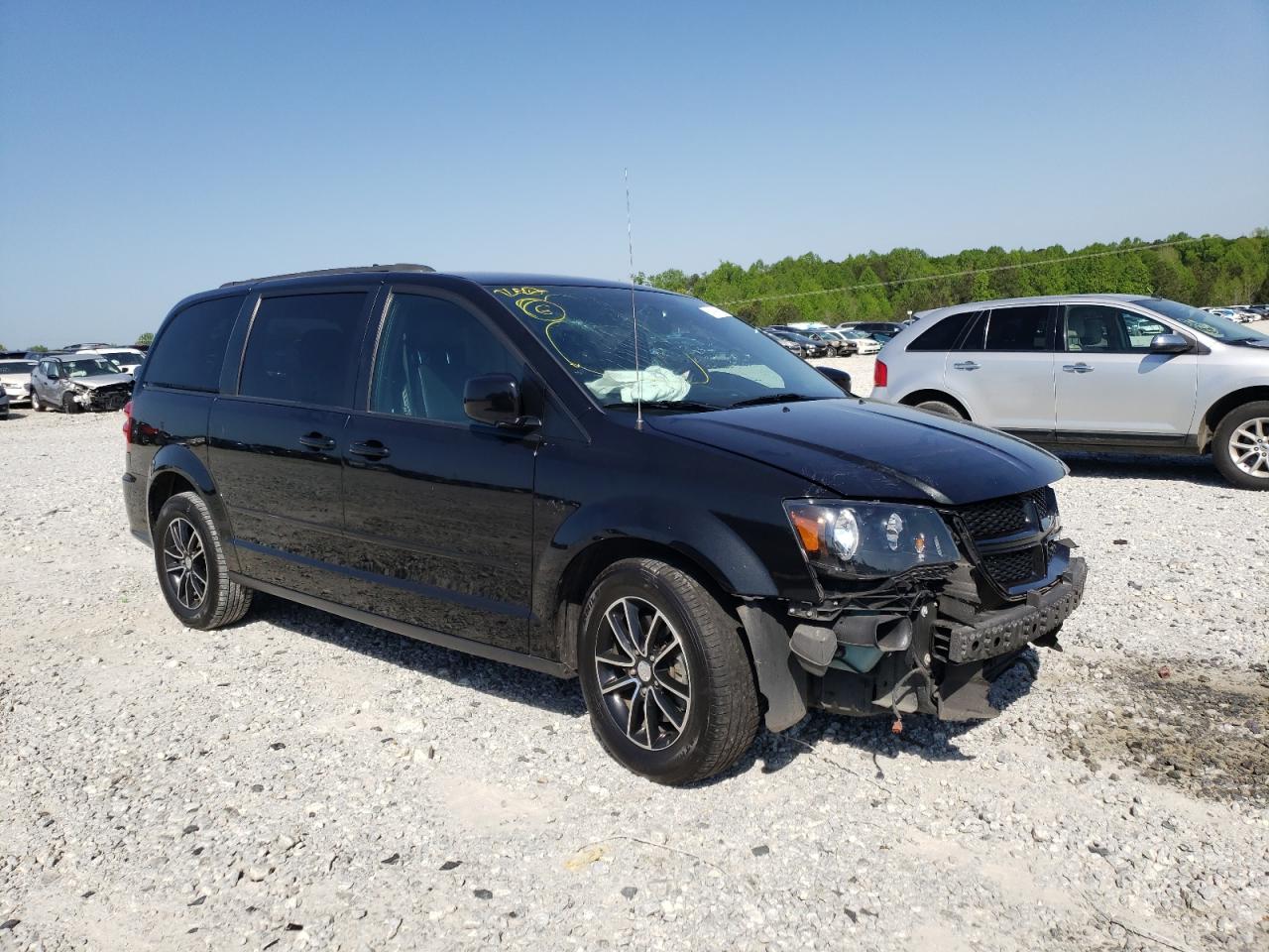 DODGE GRAND CARA 2017 with VIN 2C4RDGEGXHR698452 - Photo from auction
